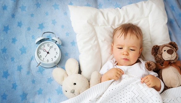 Jak skutecznie skrócić czas zasypiania Twojego dziecka?