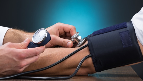Jakie są przyczyny nadciśnienia tętniczego i jak mu zapobiegać?
